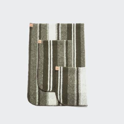 Cloud7 Dog Blanket Evergreen